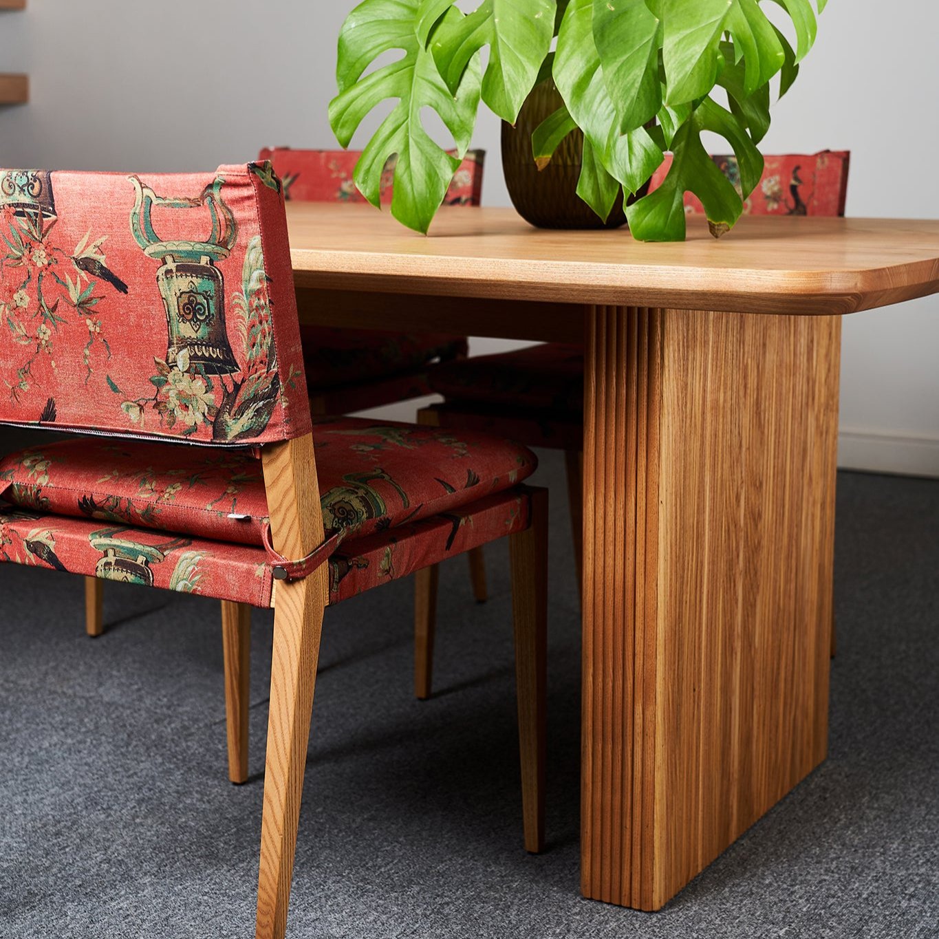 YANA CHAIR
