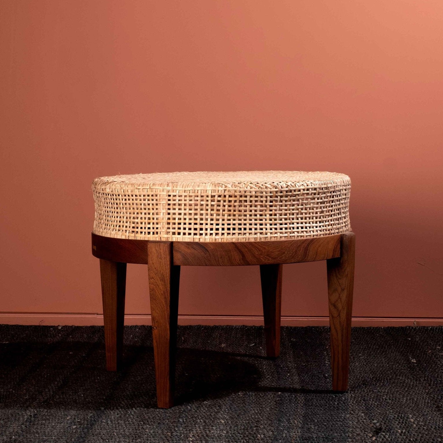 KROSS SIDE TABLE